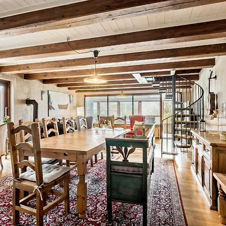4 Bedroom Stunning In Holiday home Humble